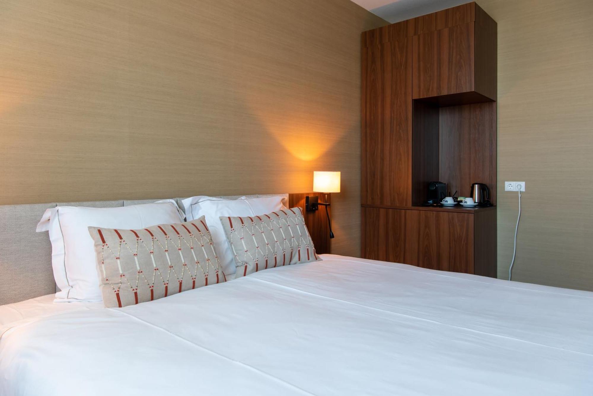 Hotel Ter - Handwritten Collection